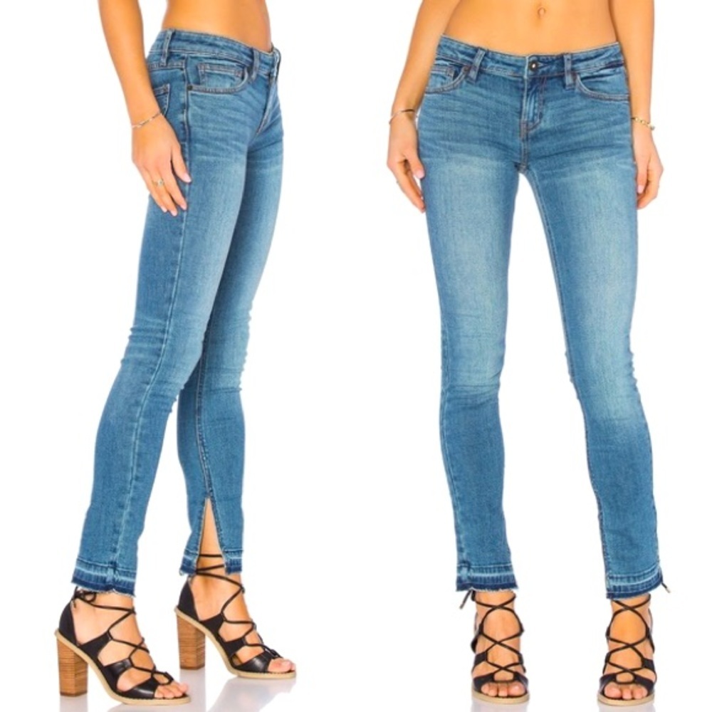 Free People • Split raw hem jeans
